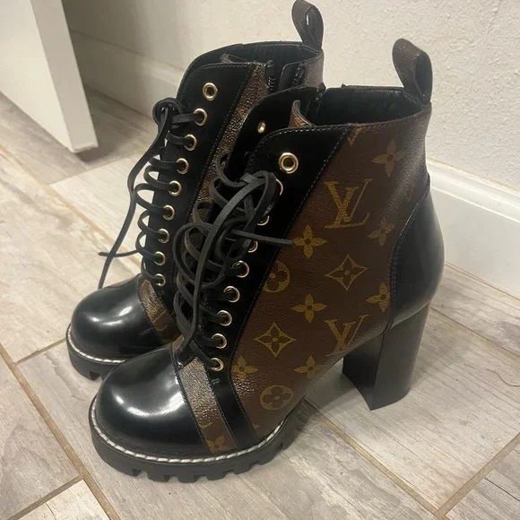 Luis Vuitton Star Trail Ankle Boot